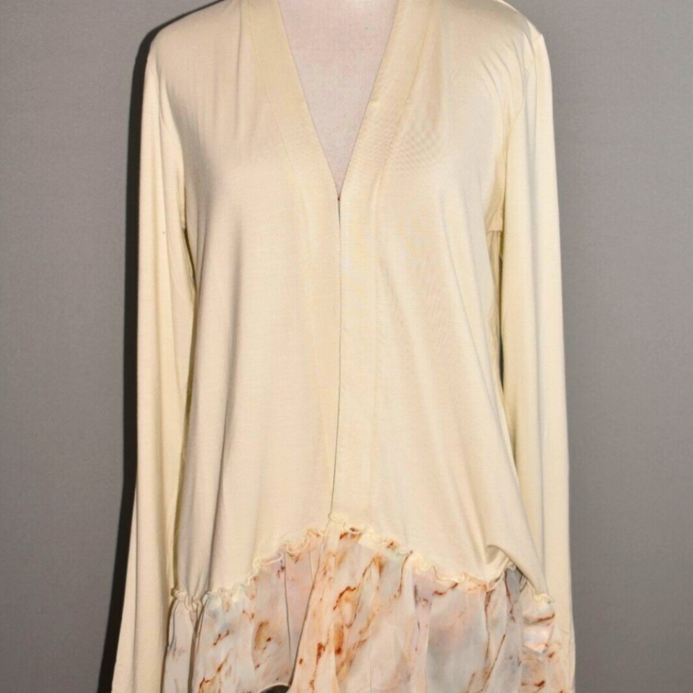 Logo Rayon 230 cardigan with high-low printed chiffon trim. Smoke free home.